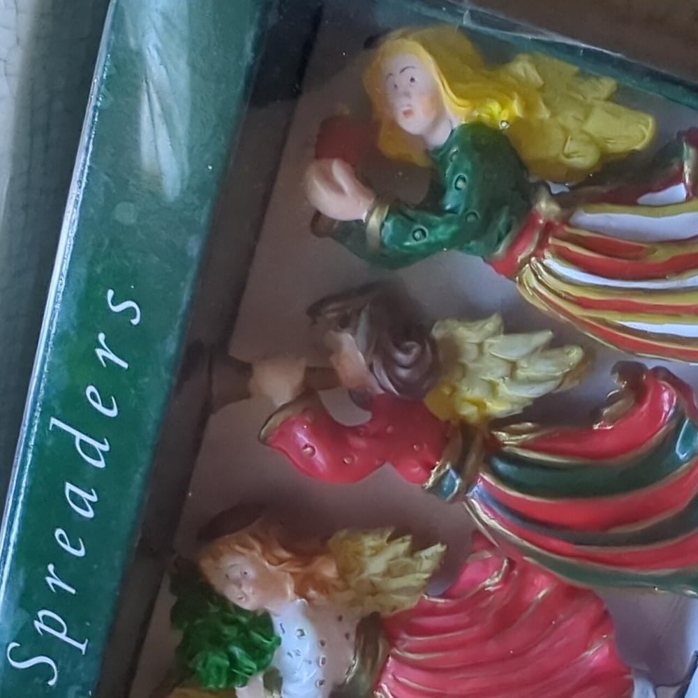 ❤️ 2 for $15 ❤️ NWT - Festive Angel Spreader Set Of 4 - Stainless Steel Knives - Picture 4 of 5